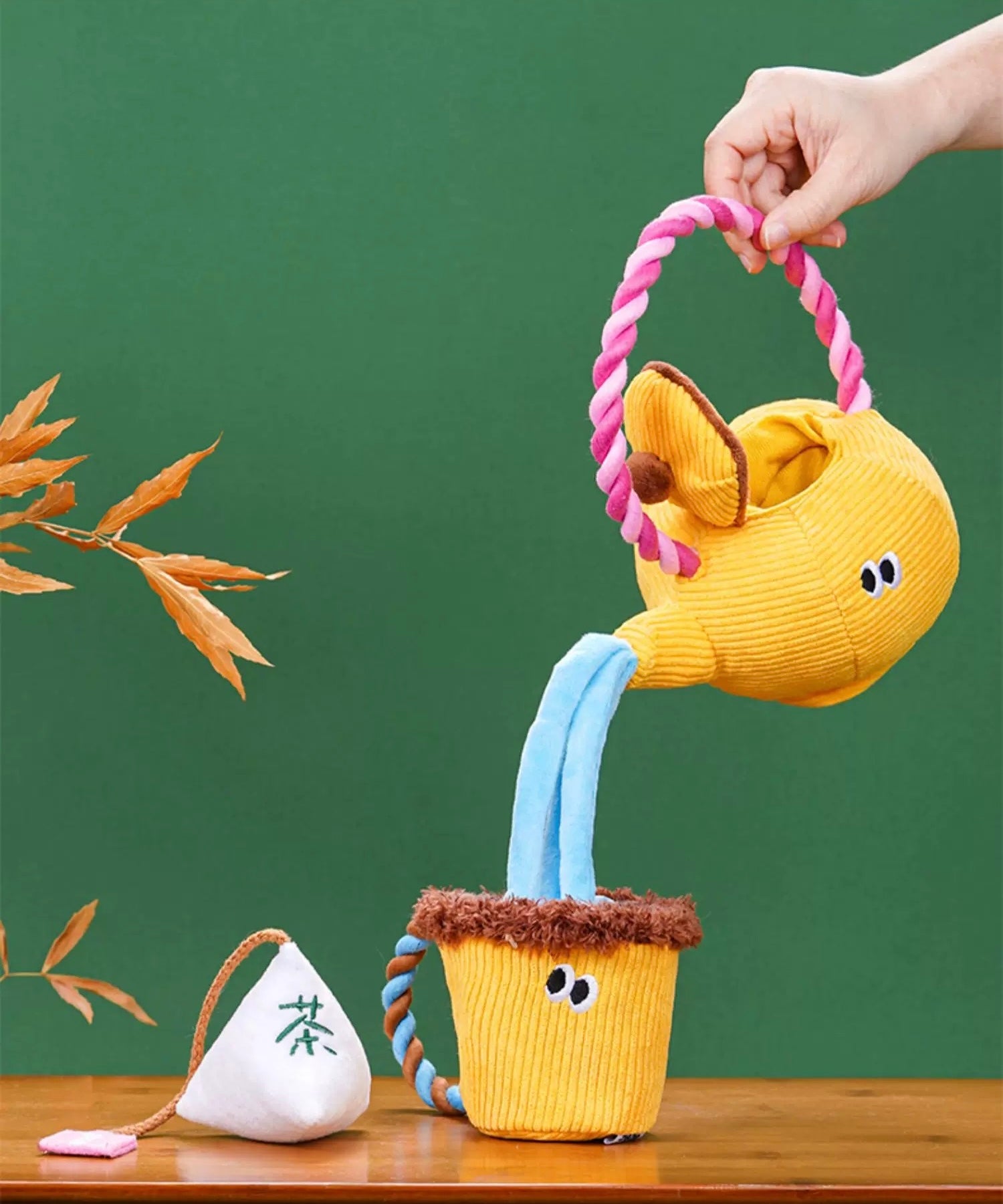 Tea bag can be pulled out of the tea cup