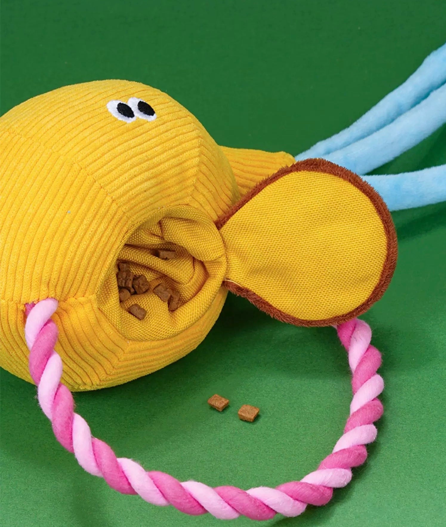 Snacks can be hid inside